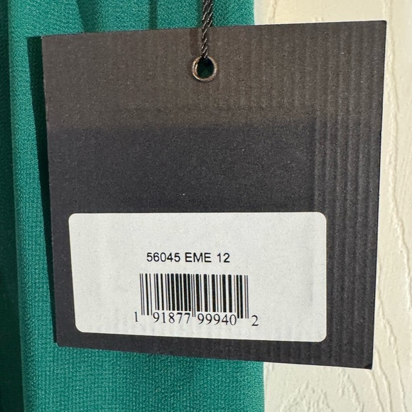 Ieena for Mac Duggal Green Jewel Encrusted Neckline #56045, Green NWT - Picture 3 of 7